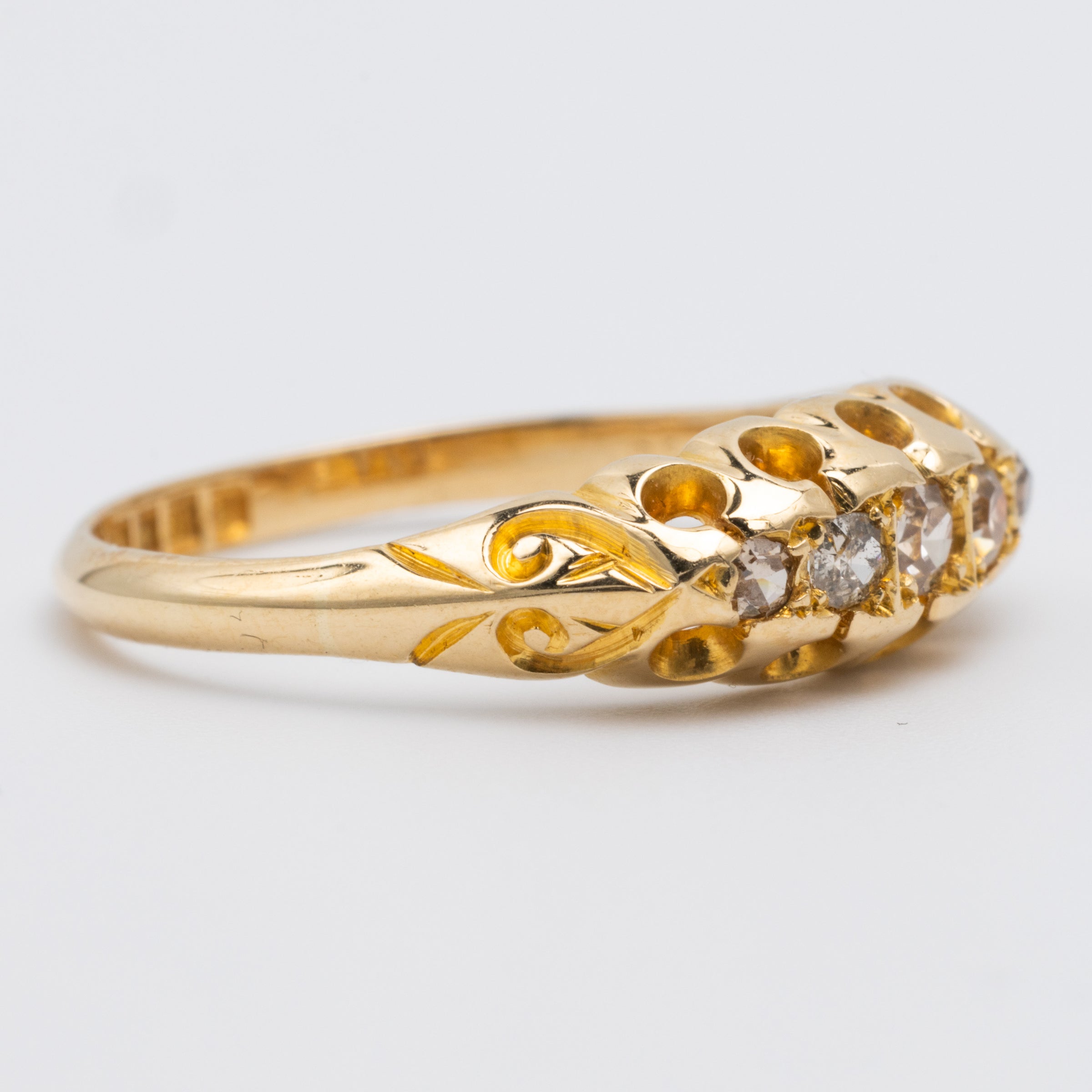 Victorian 18K Yellow Gold Diamond Ring