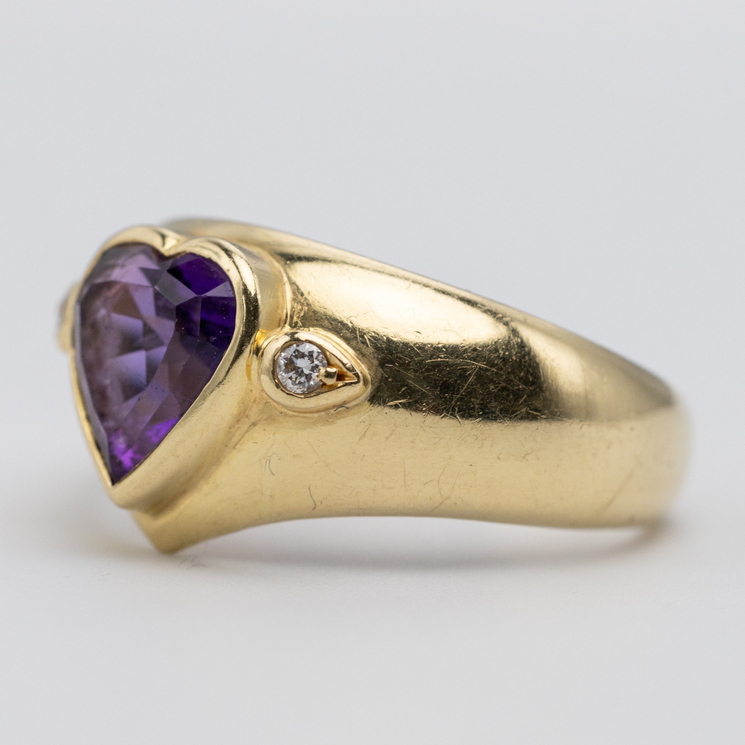 18K Yellow Gold Heart Shaped Amethyst & Diamond Ring