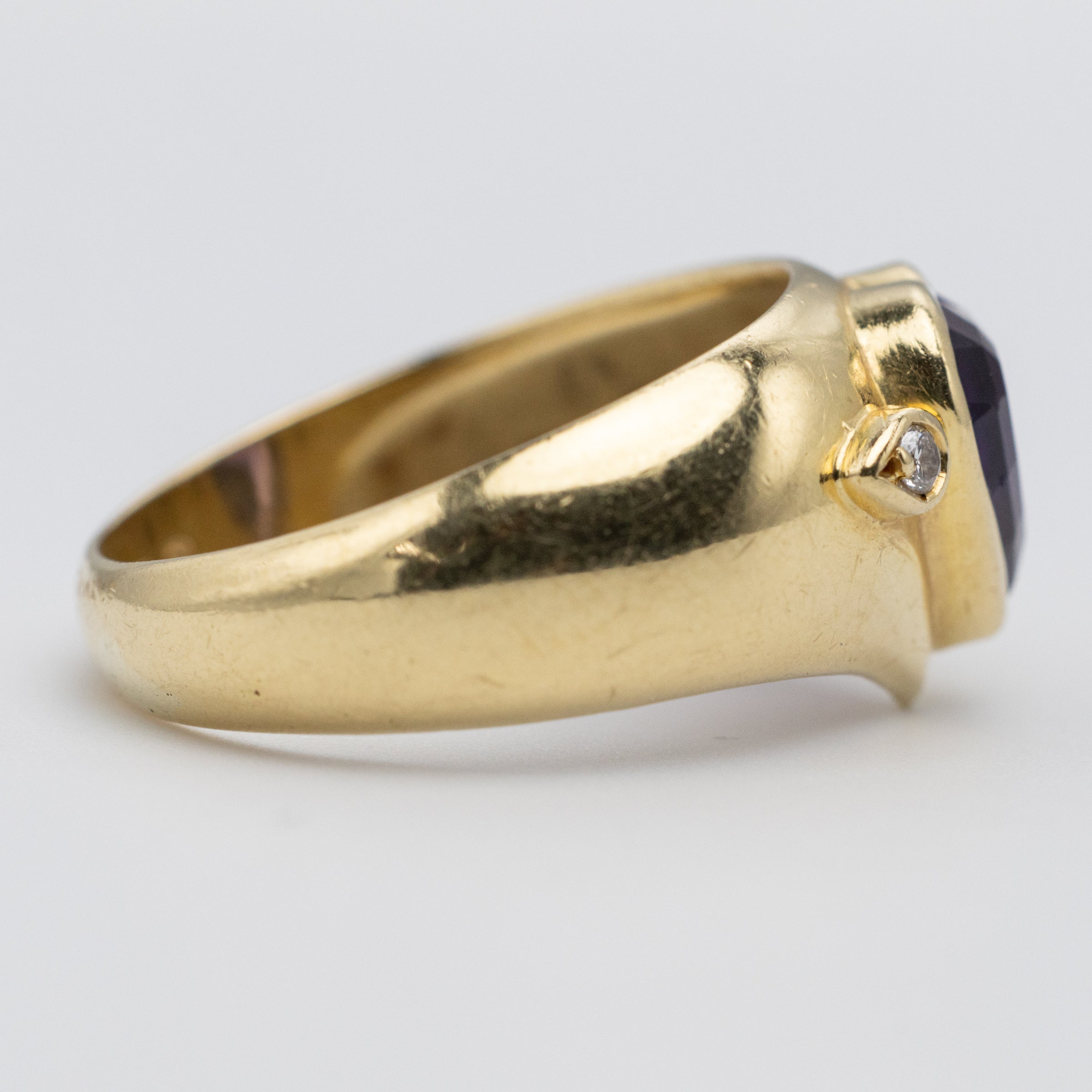 18K Yellow Gold Heart Shaped Amethyst & Diamond Ring