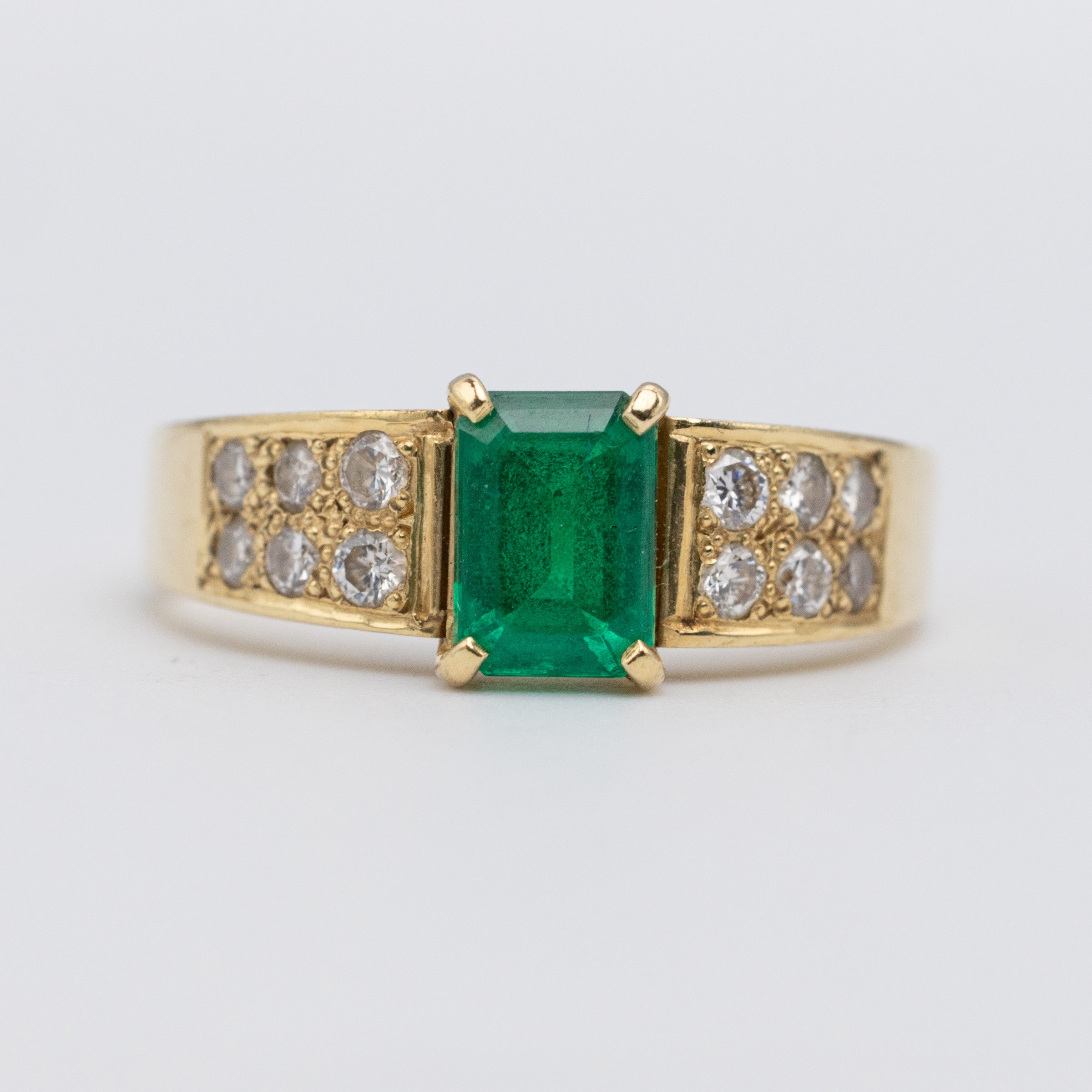 emerald and diamond ring front