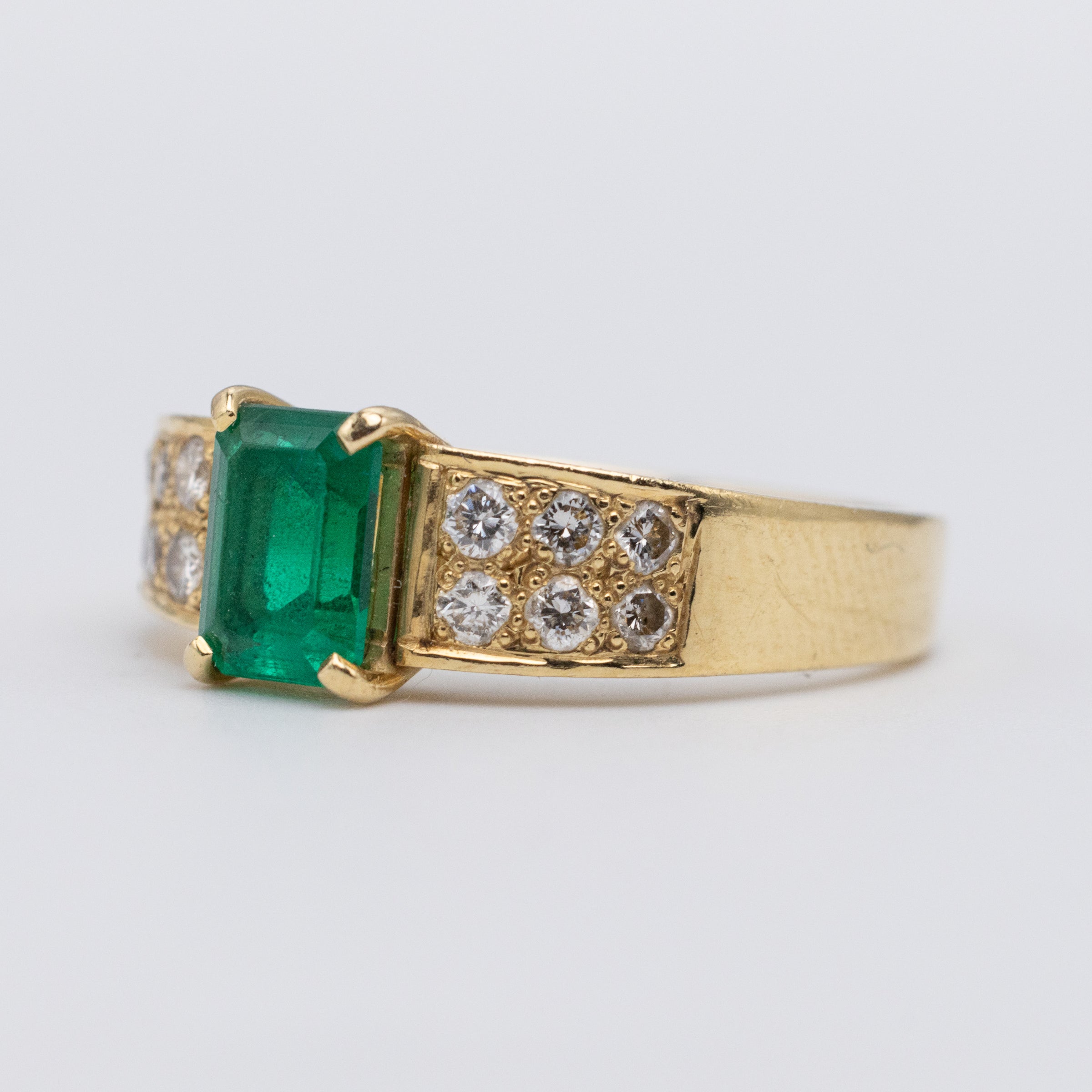 emerald and diamond ring right