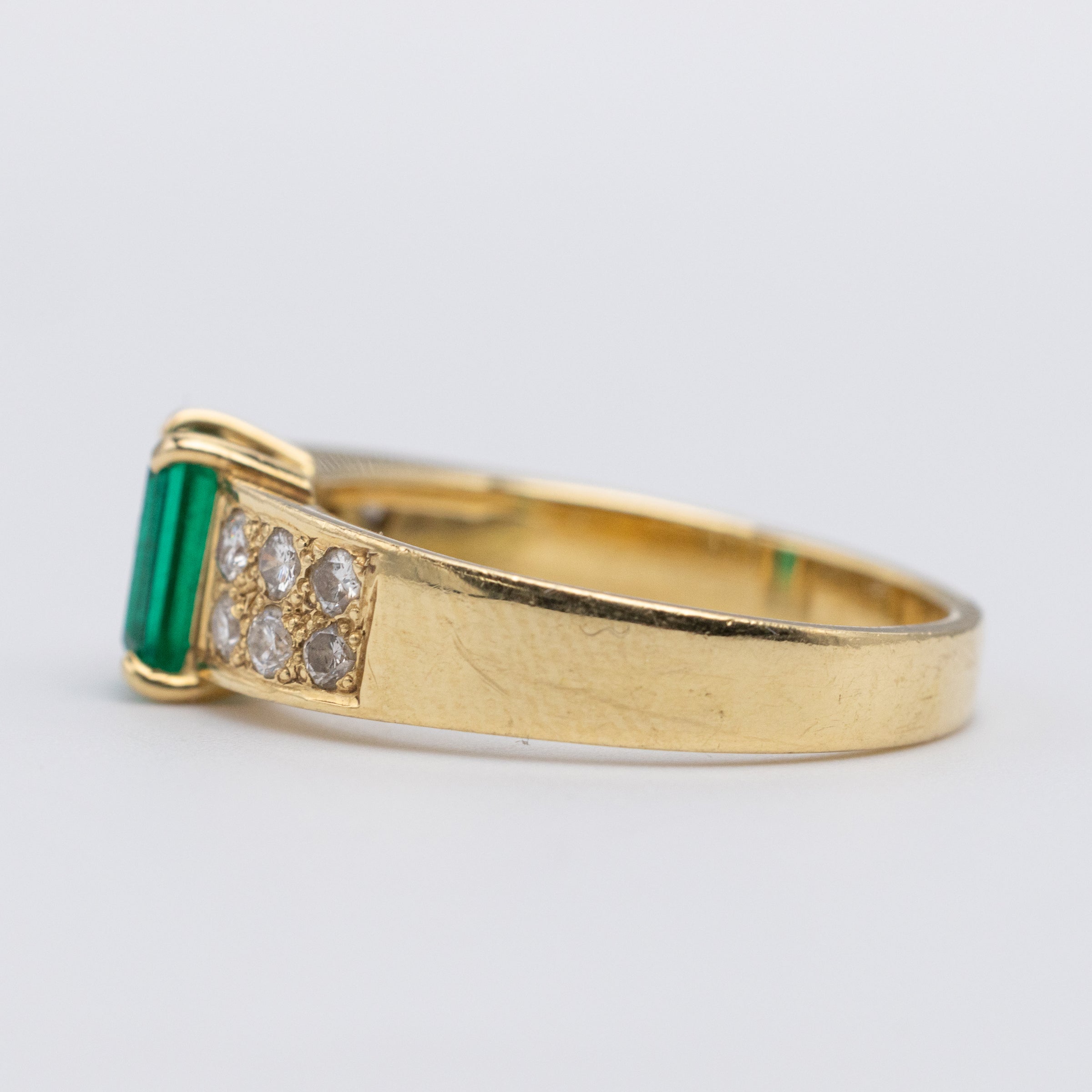 emerald and diamond ring right 2