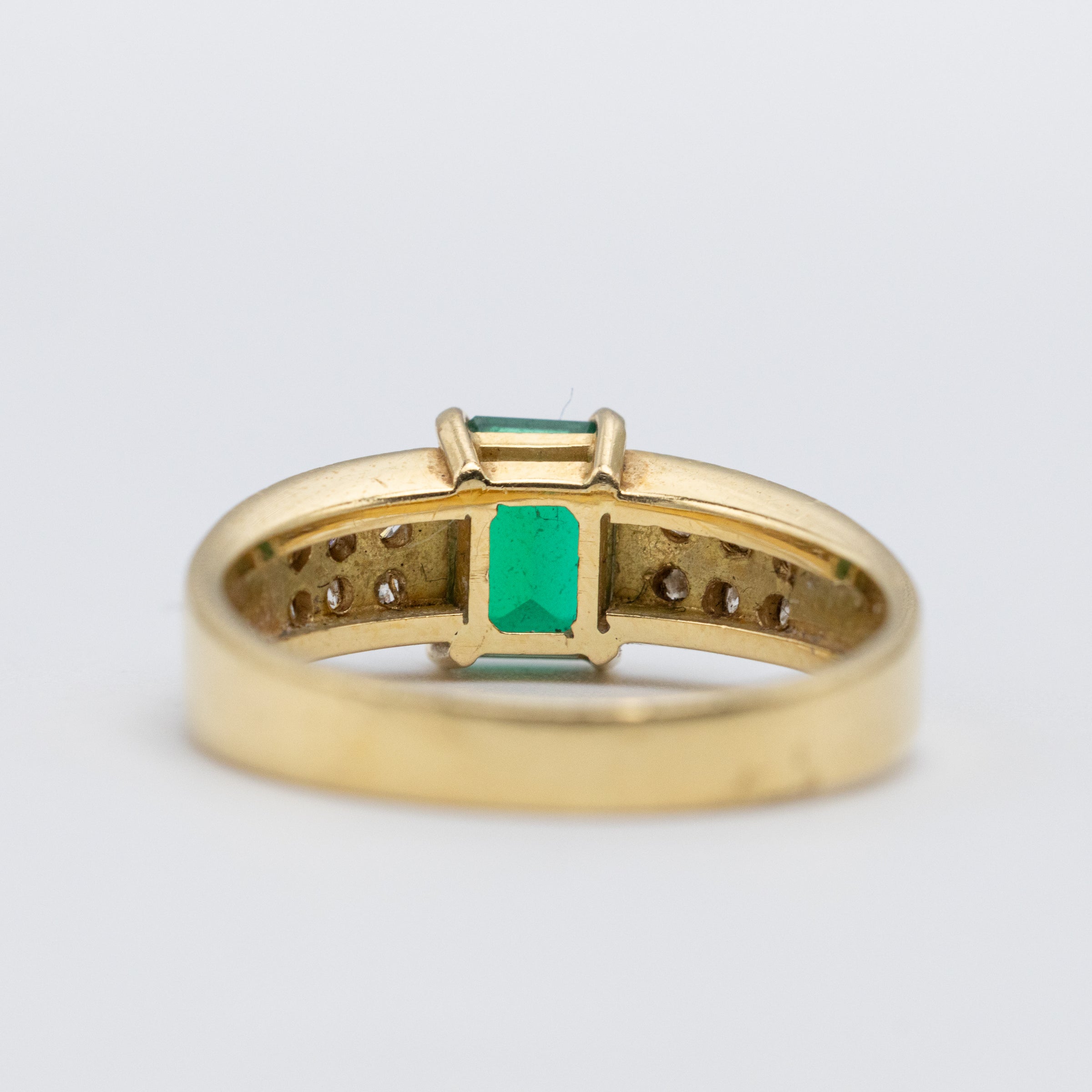 emerald and diamond ring back