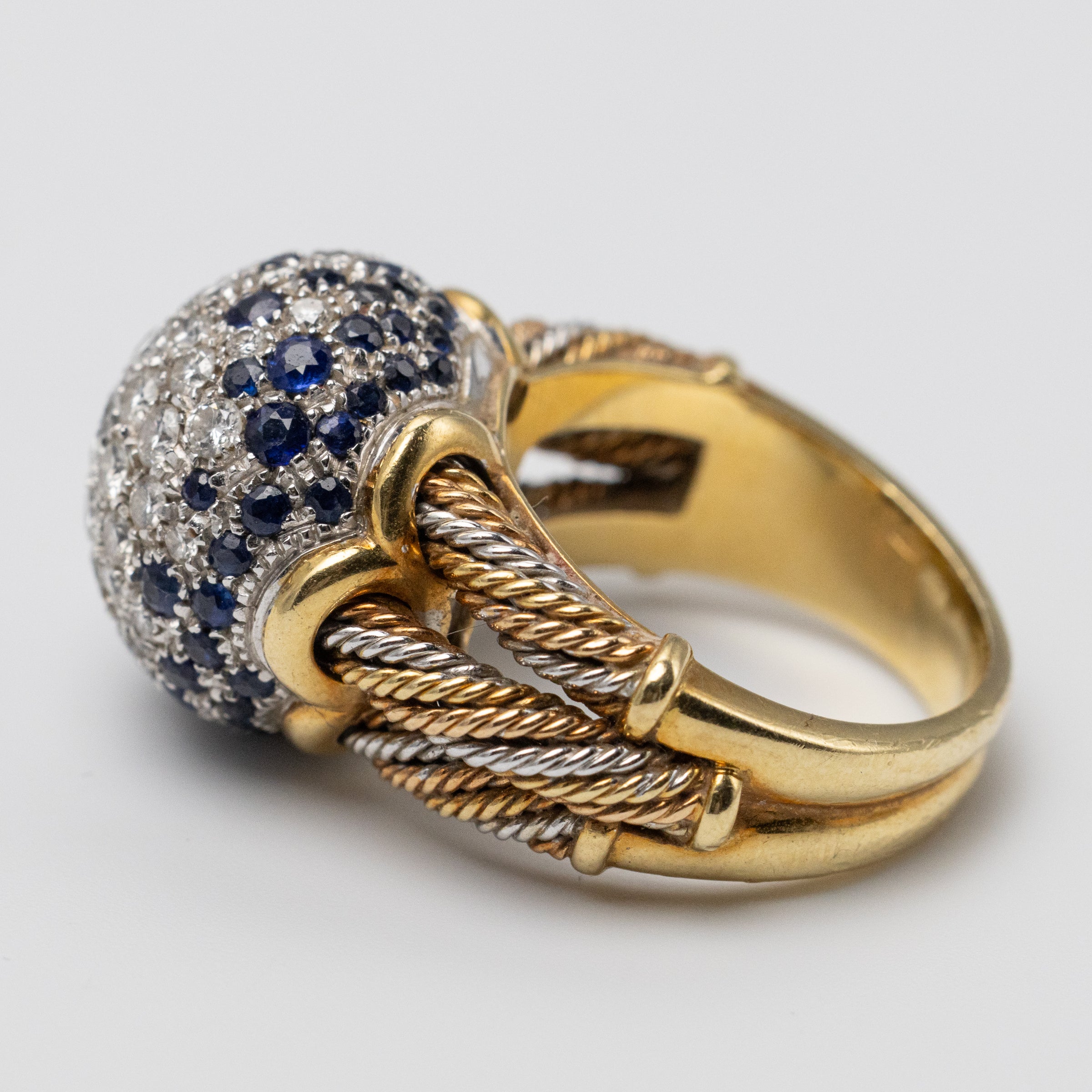 gold sapphire ring right side centre