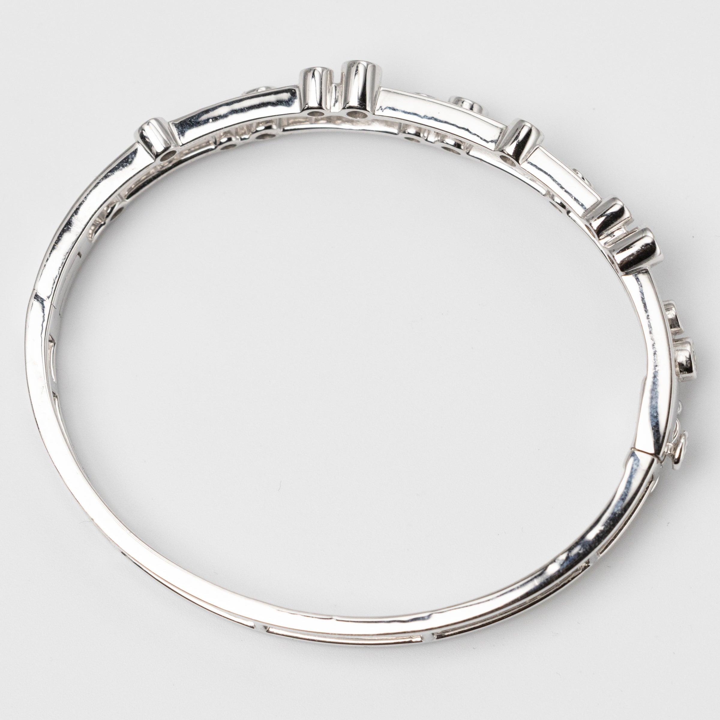 18K White Gold Bezel Set Diamond Bangle