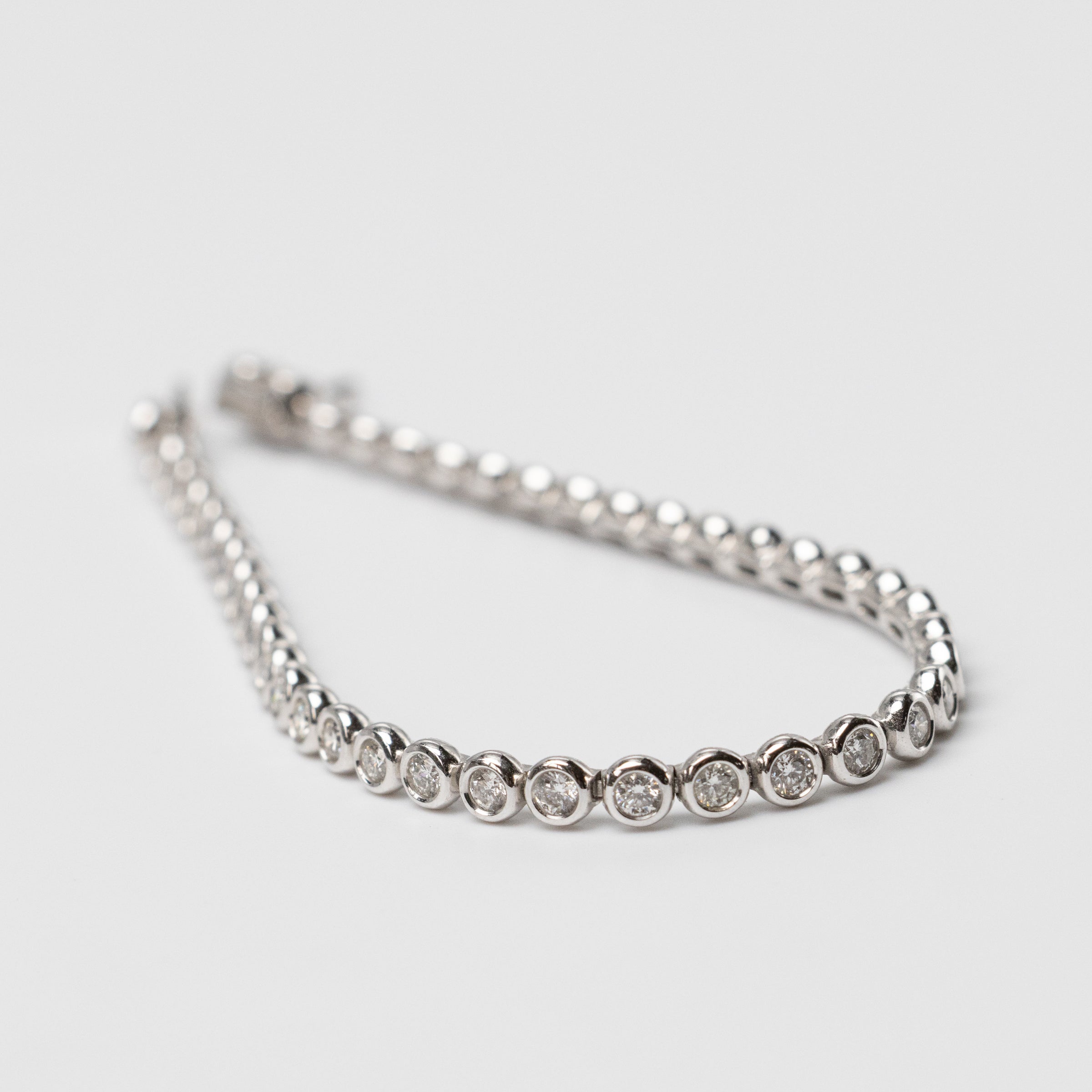 18K Bezel Set 3.04ct Diamond Tennis Bracelet