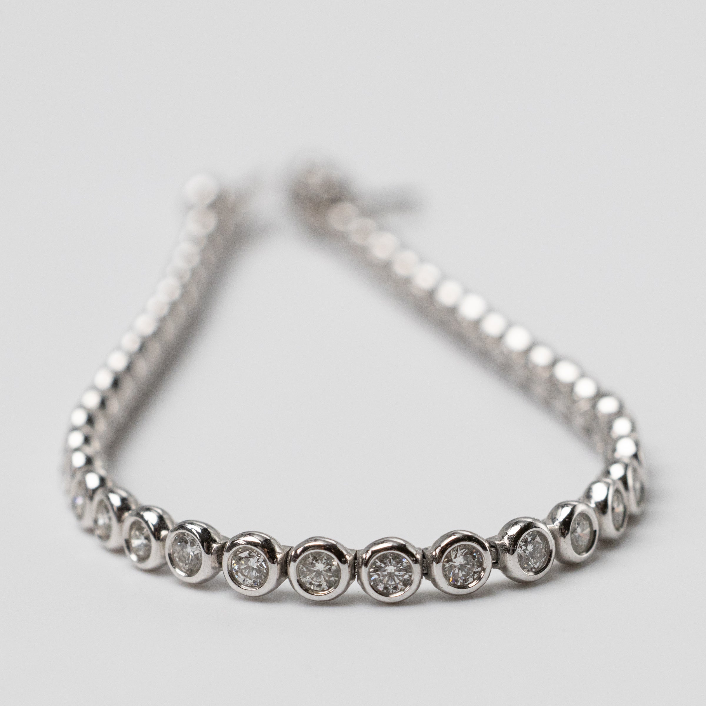 18K Bezel Set 3.04ct Diamond Tennis Bracelet