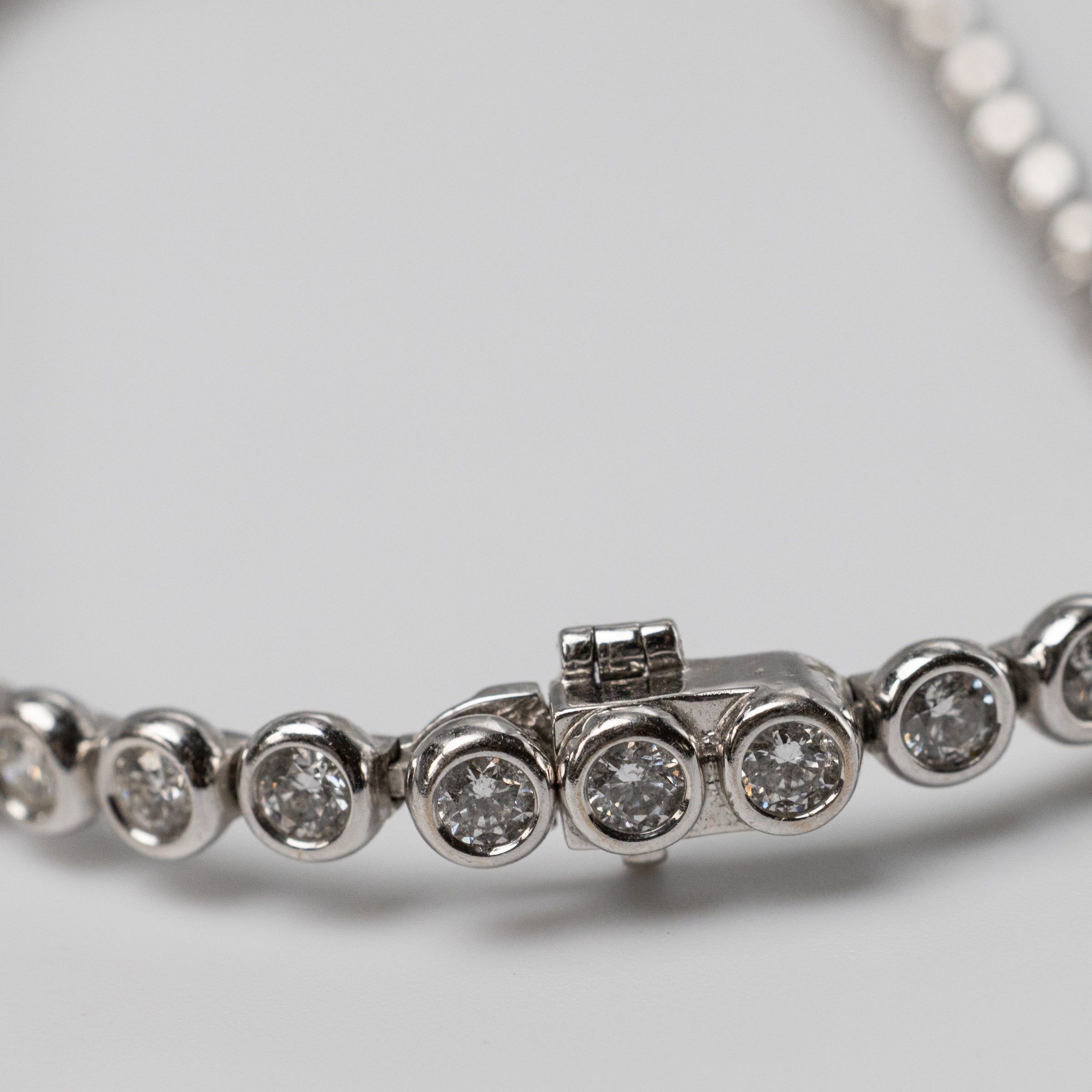 18K Bezel Set 3.04ct Diamond Tennis Bracelet