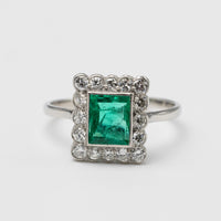 emerald and diamond ring front