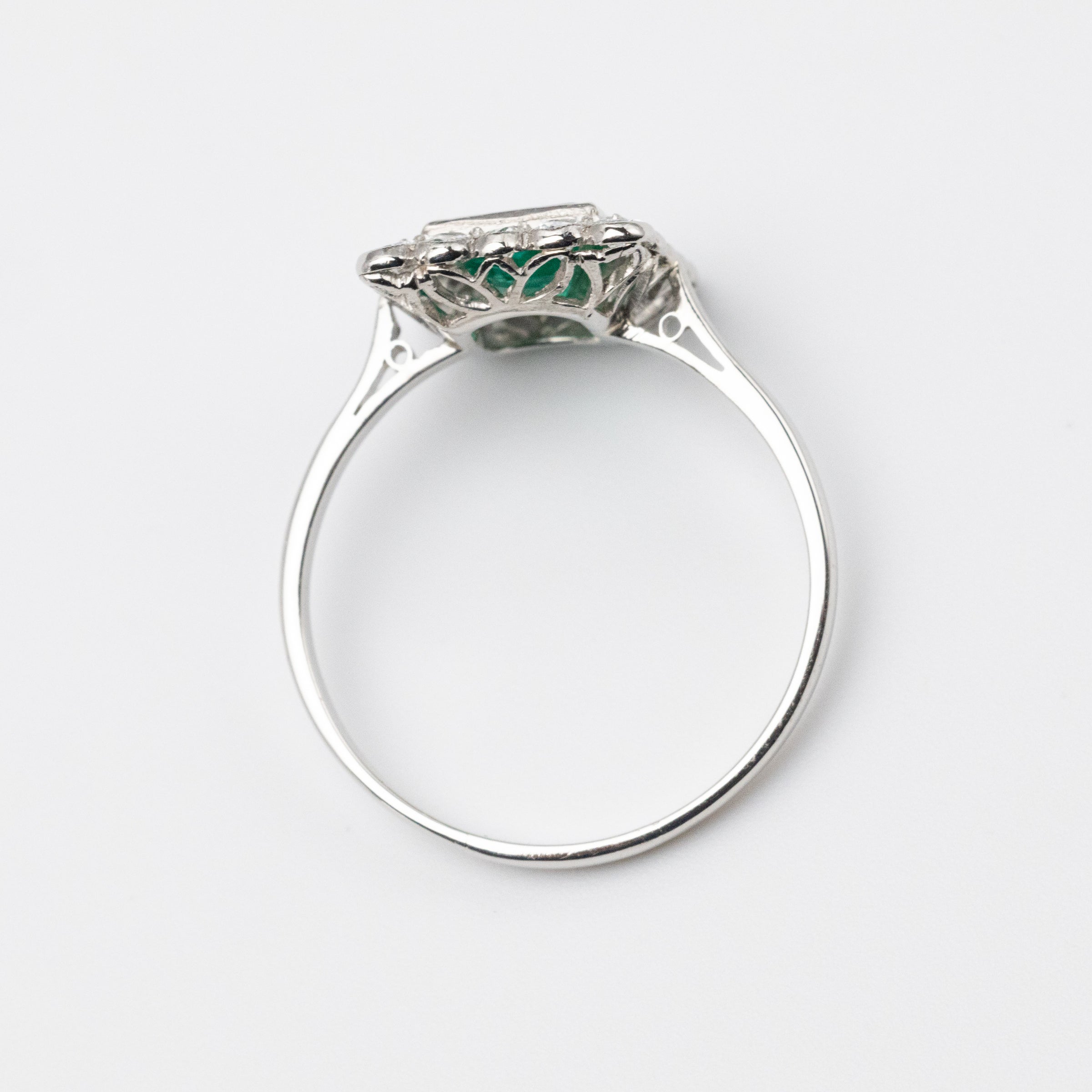 emerald and diamond ring side