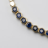 Gold Sapphire bracelet close sapphire view