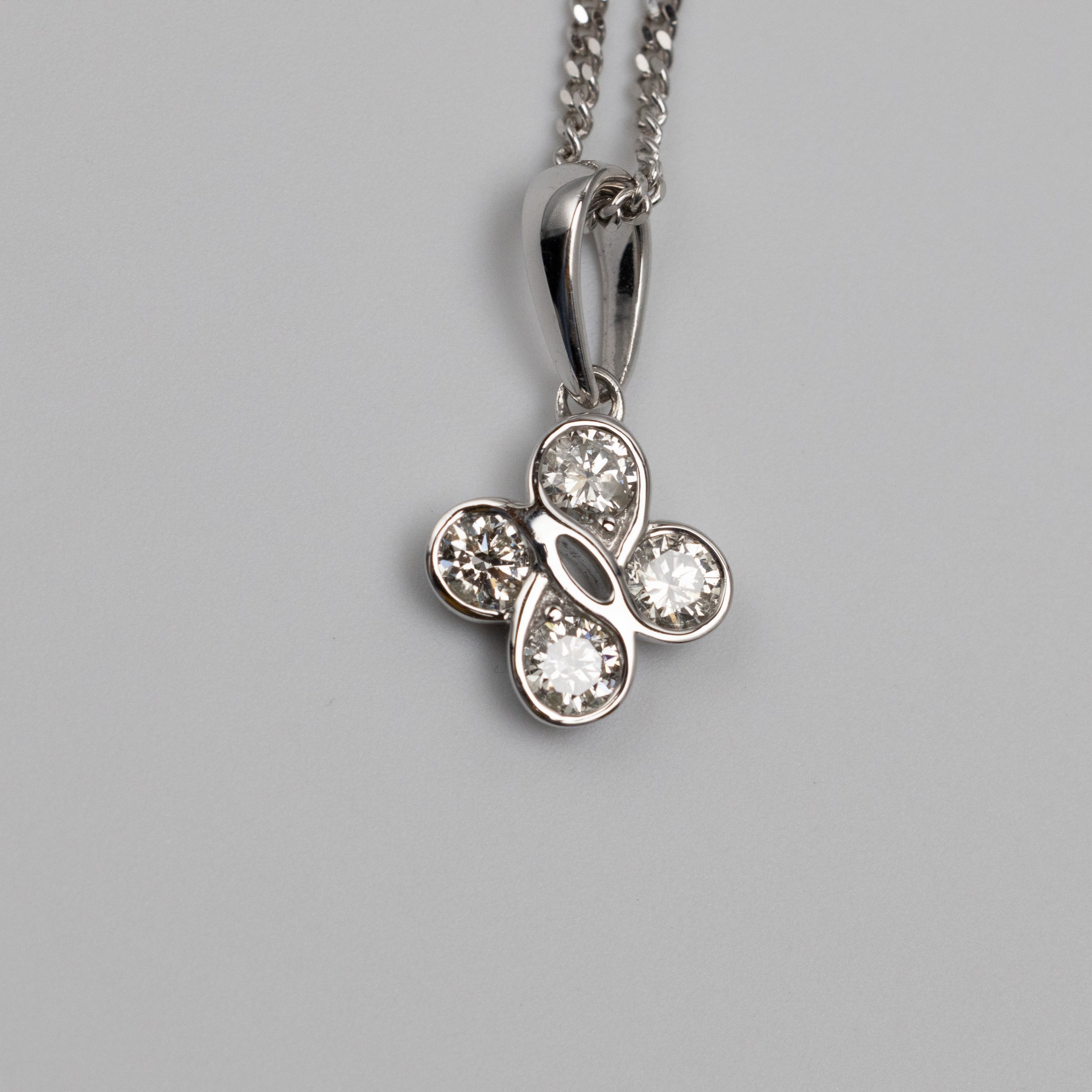 18K White Gold Diamond Bezel Set Pendant