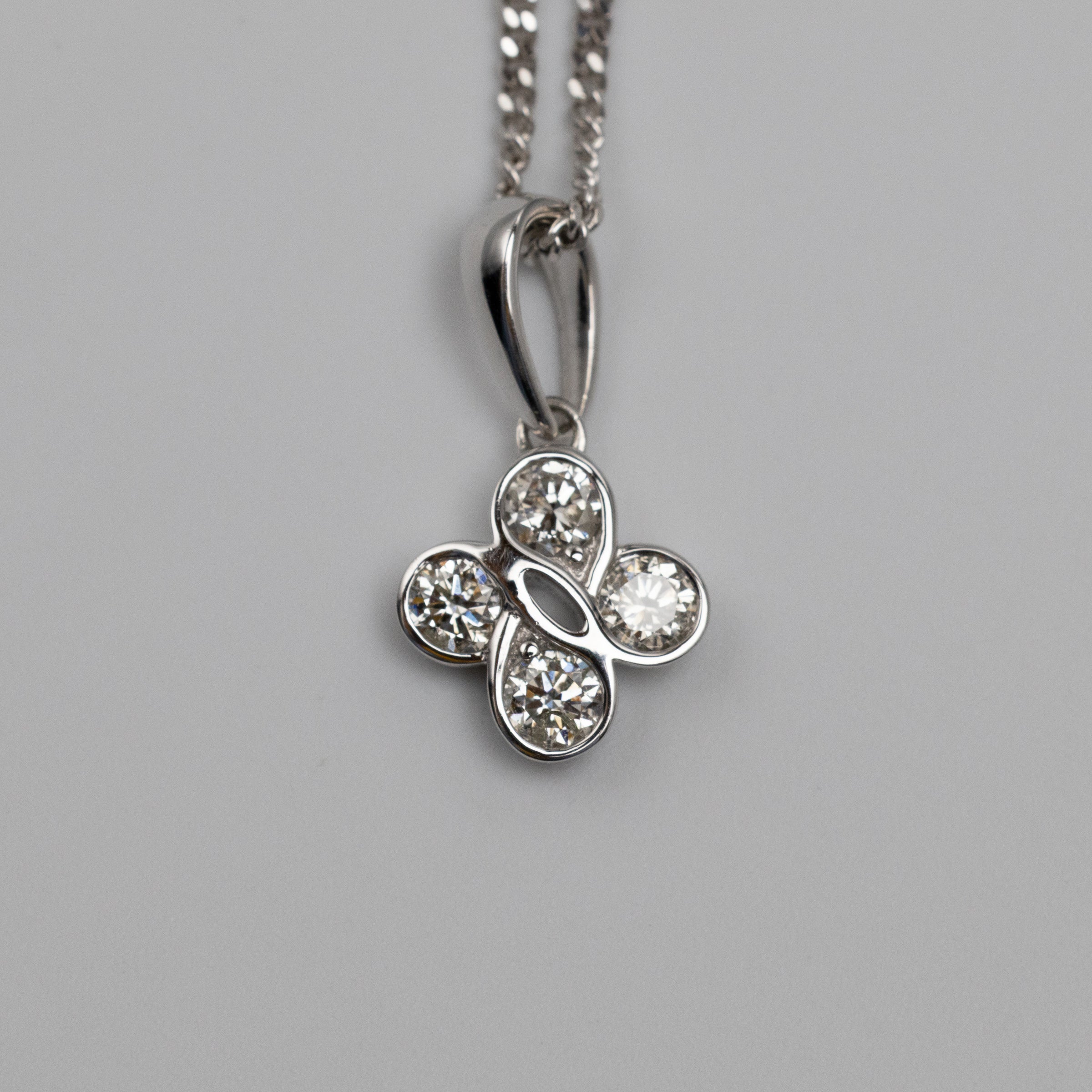 18K White Gold Diamond Bezel Set Pendant