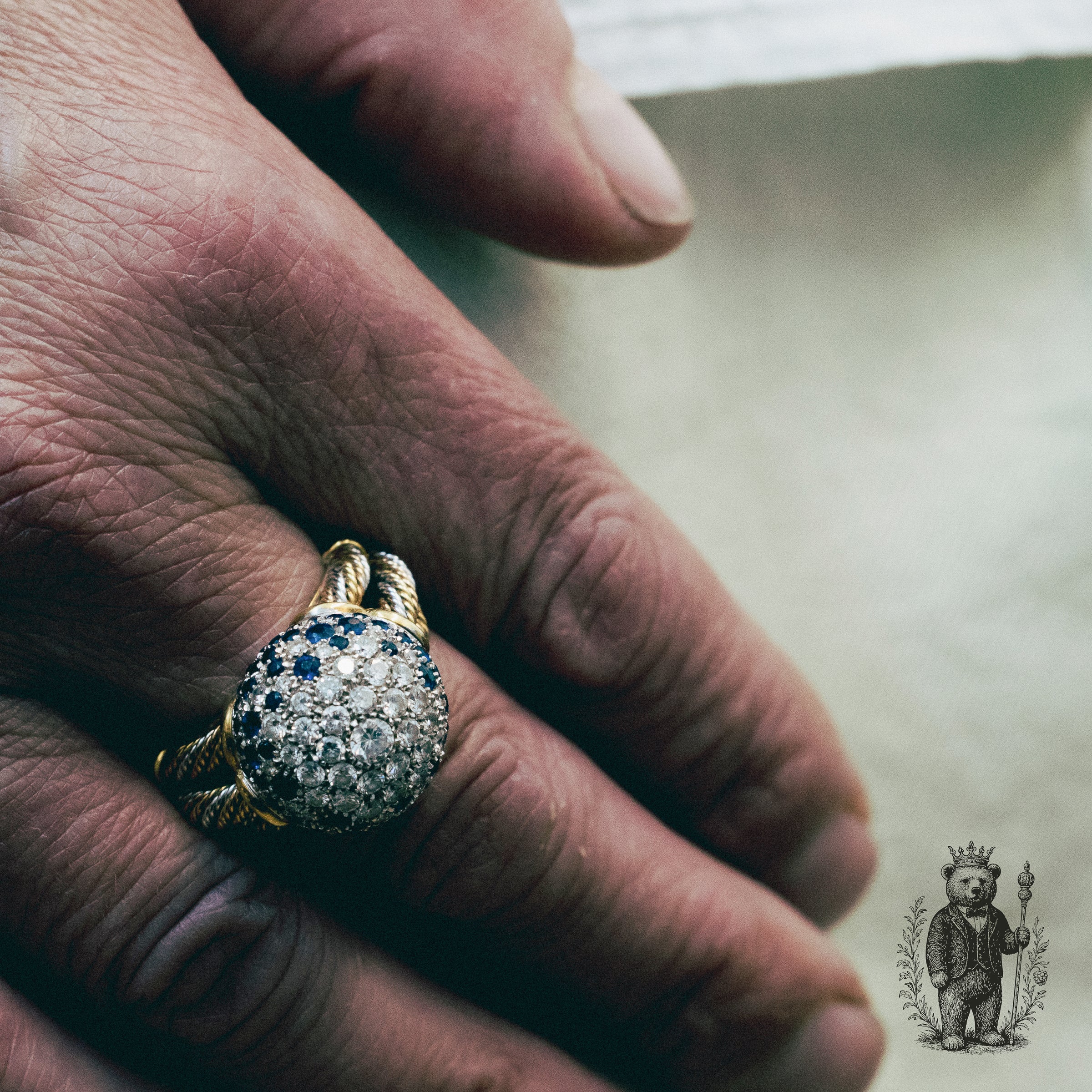 Gorgeous 18K Gold Diamond And Sapphire Ring Bombe Design