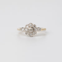 18K Diamond Flower Design Ring