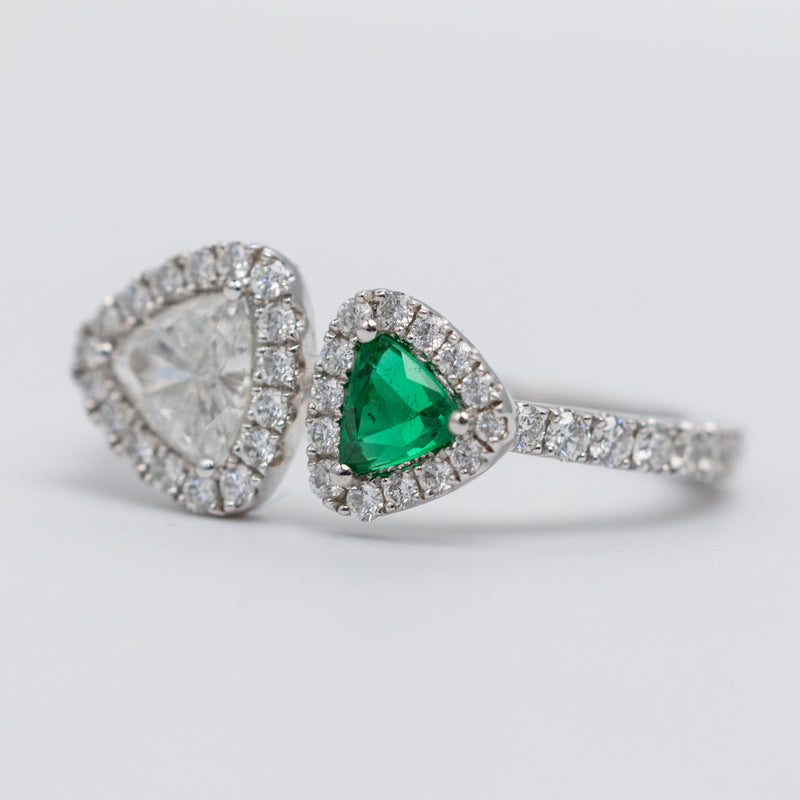 Superb Platinum Diamond And Emerald Ring