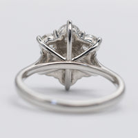 Gorgeous Platinum Diamond Flower Ring