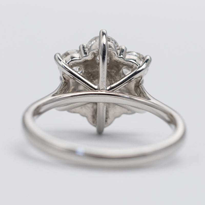 Gorgeous Platinum Diamond Flower Ring