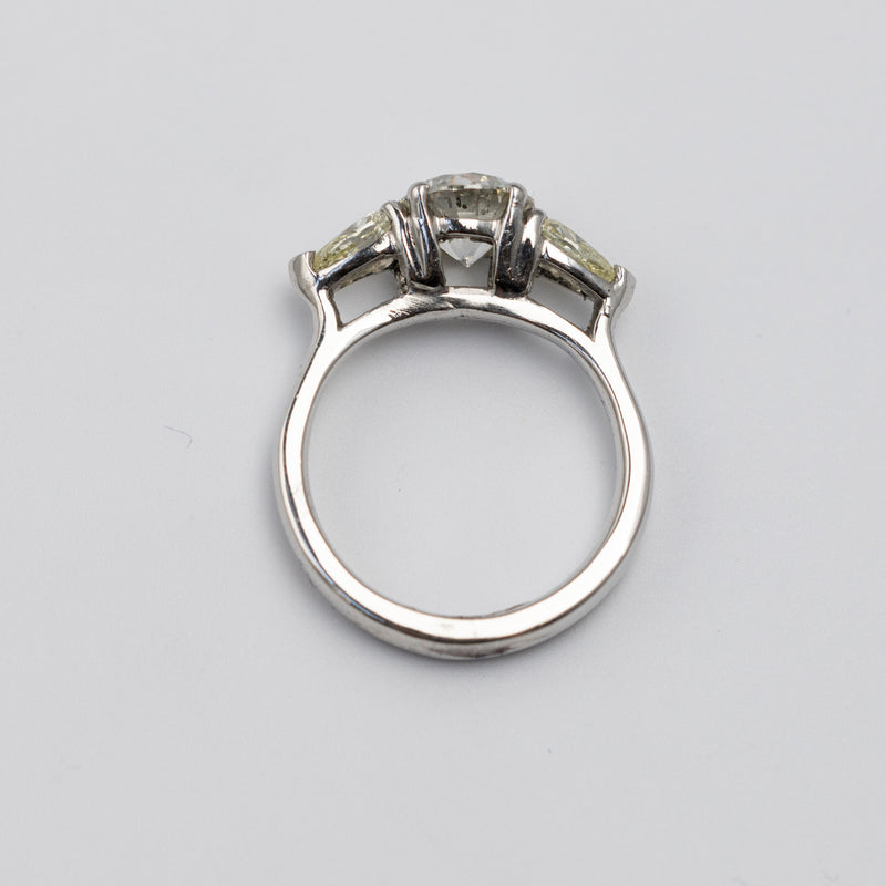 Beautiful Platinum Diamond Trilogy Ring With Natural Yellow Side Stones
