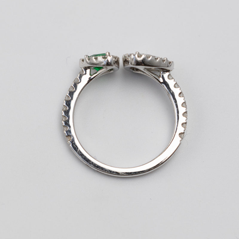 Superb Platinum Diamond And Emerald Ring