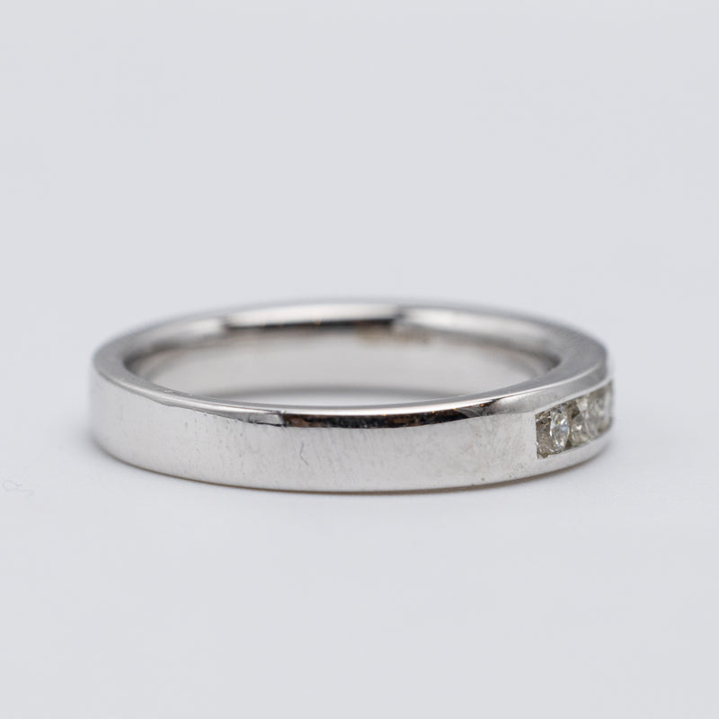 Pretty 18K White Gold 0.51ct Diamond Eternity Ring