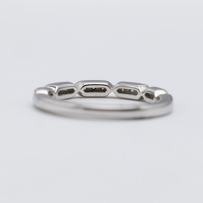 Pretty Platinum Diamond Eternity Ring