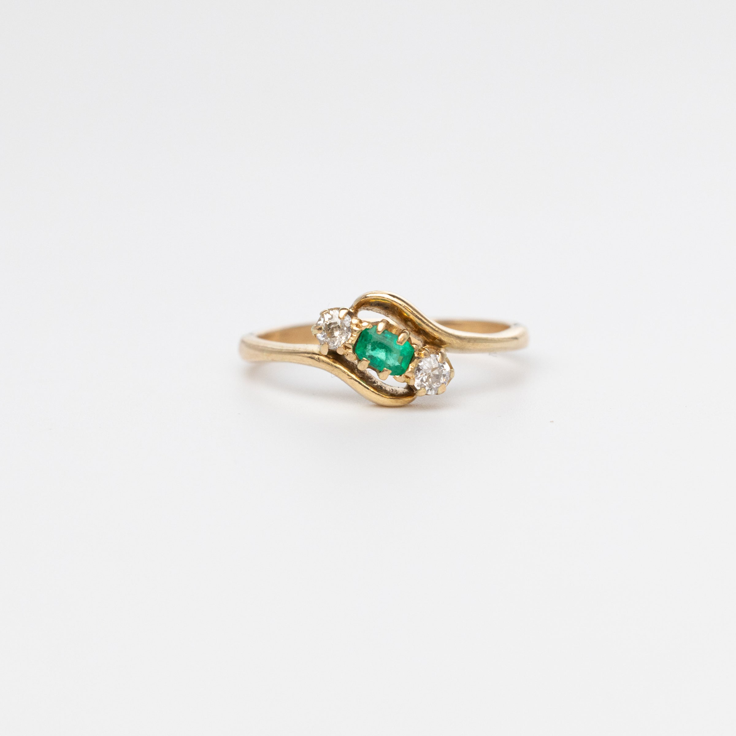 Trilogy Emerald And Diamond Twist Ring