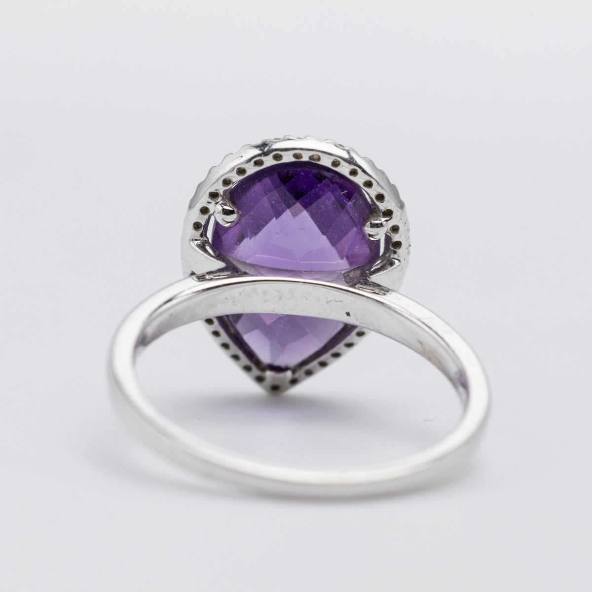 Stunning 18K White Gold Pear Shaped Amethyst And Diamond Ring