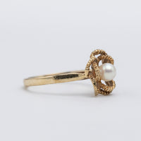 Elegant 9K Yellow Gold Pearl Flower Ring