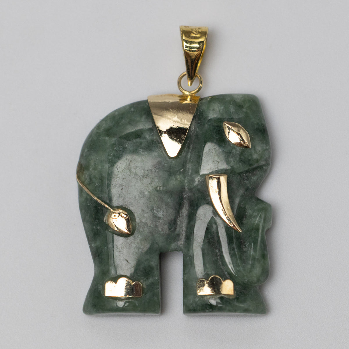 gold jade pendant front zoomed