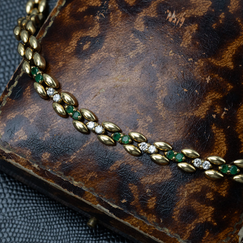 Stunning 18K Yellow Gold Emerald & Diamond Necklace