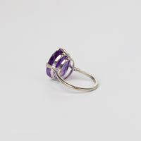 Oval amethyst ring