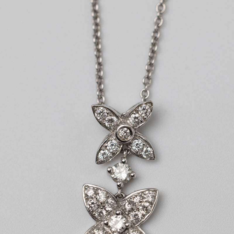 An Elegant 18K White Gold Diamond Pendant