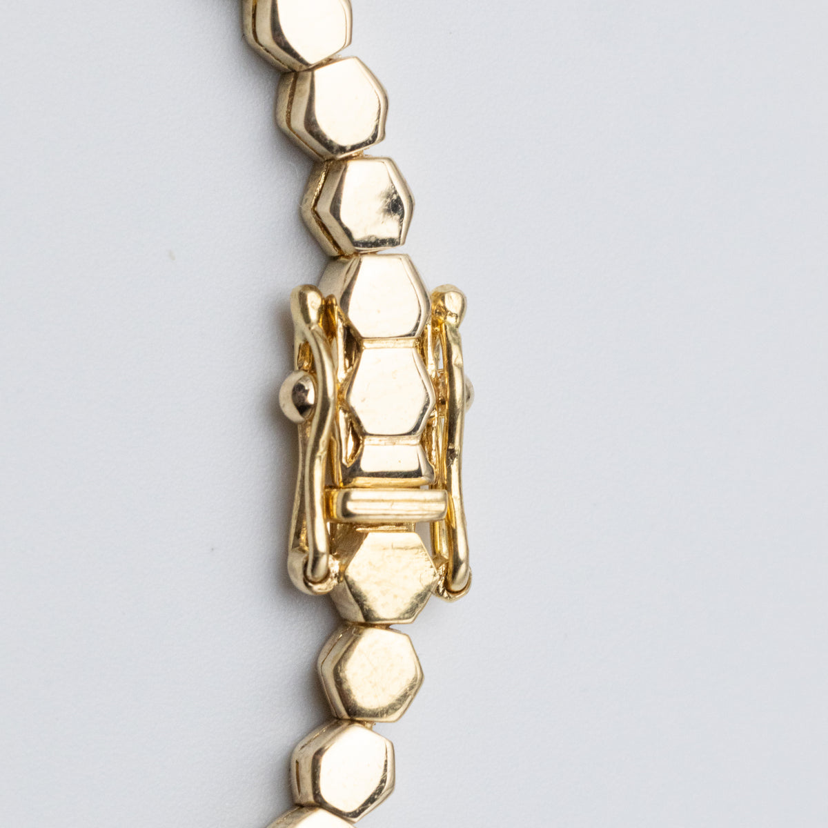 Gold Sapphire bracelet clasp close up