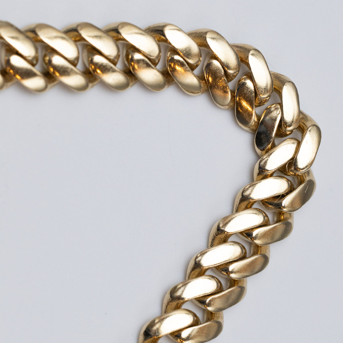 Cuban Curb Chain corner