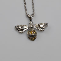 9K White Gold Sapphire Bee Pendant
