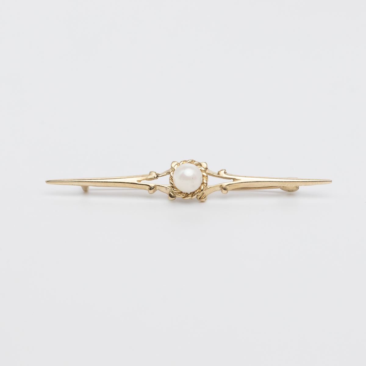 A Pretty Gold Pearl Brooch